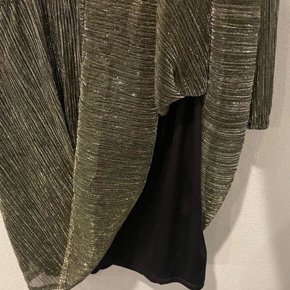 Simply Vera Vera Wang Knot Waist Metallic Dress! - Picture 13 of 14